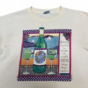 Vintage wine brings people together funny graphic T-shirt